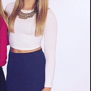 Long sleeve crop top